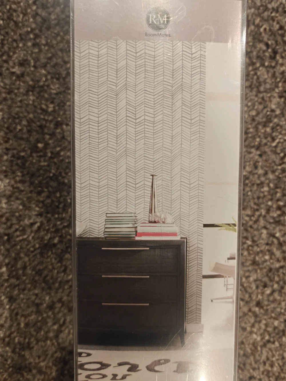 Peel & Stick Wallpaper Roll in Light/Chevron Gray Leaf Pattern